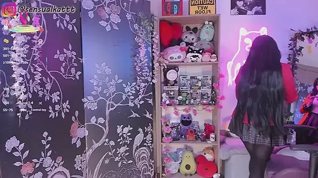 Freechat sensualkattt on StripChat