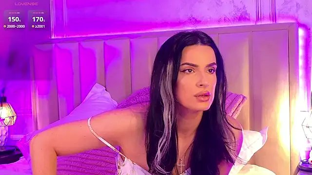 SereneRhodes on StripChat 