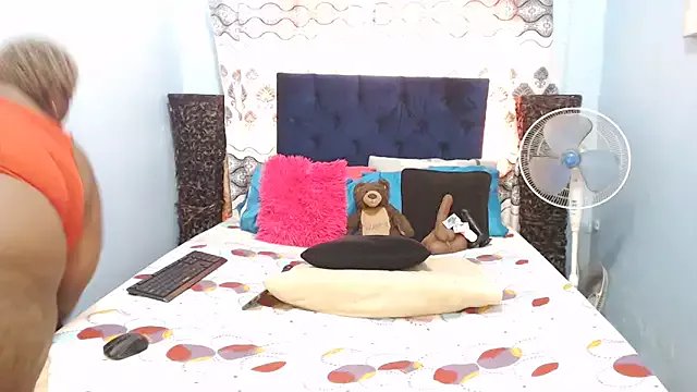 Freechat sexybigasss on StripChat