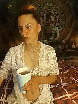 SlimBellaa — Foot Job  + 5 min Toy Control 