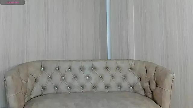 SoffiQueen on StripChat 