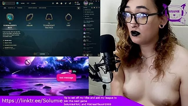 Freechat Solumi on StripChat