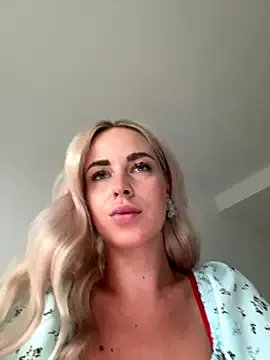 Freechat streetdoll on StripChat