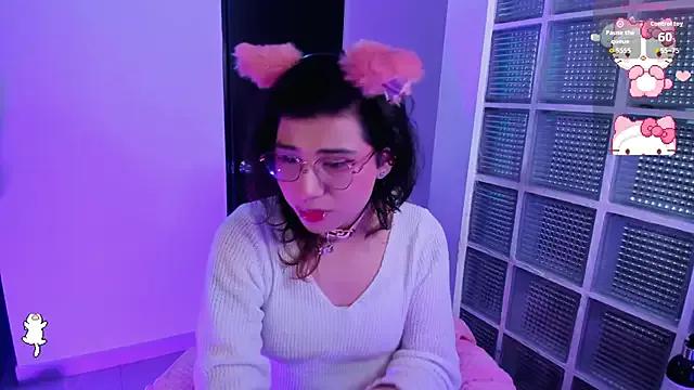 The amazing Sweet-SharoKitty - cute streaming cam stripper ready to squirt Sweet-SharoKitty from StripChat