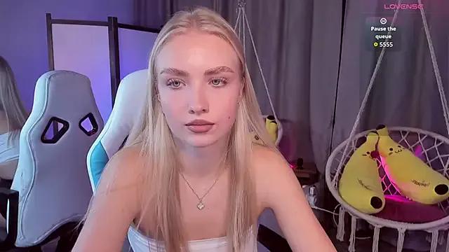 cam to cam with StripChat's TessaGrays in her online show for captivating sensations TessaGrays from StripChat