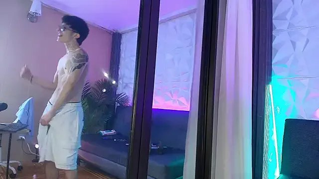 Freechat troy_rouge on StripChat