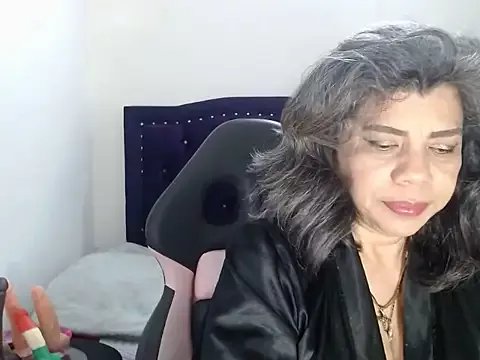 Freechat vikyadams on StripChat