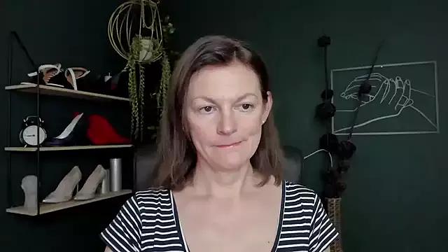 Freechat VivianWILD on StripChat