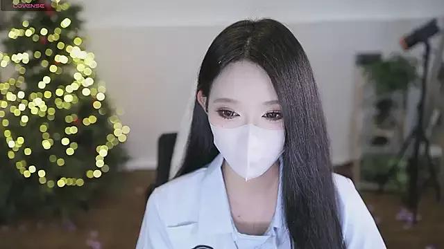 yaya_1888 on StripChat 