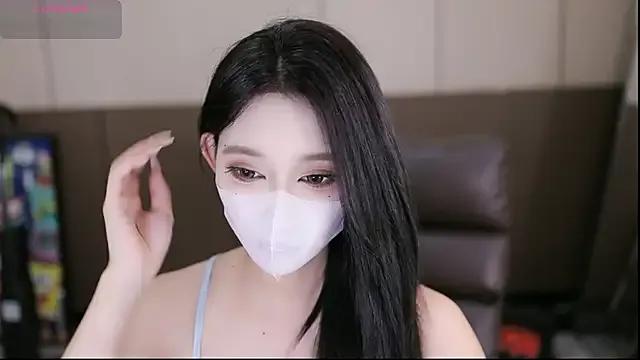 yaya_1888 on StripChat 