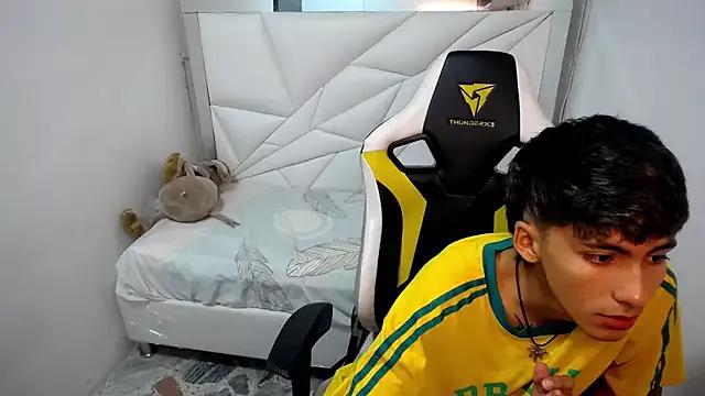 yiisu_ on StripChat 